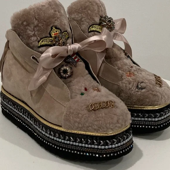 Luxurious Embellished Tan Fur & Suede Platform Boots Silk Laces Women's 8.5 - Picture 10 of 16